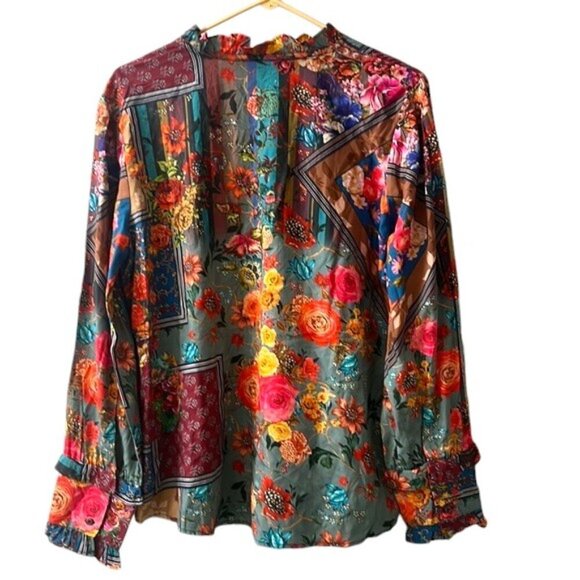 Tolani Multi-Color Floral Long Sleeve Button Down Blouse NWOT Size Medium - Picture 8 of 12